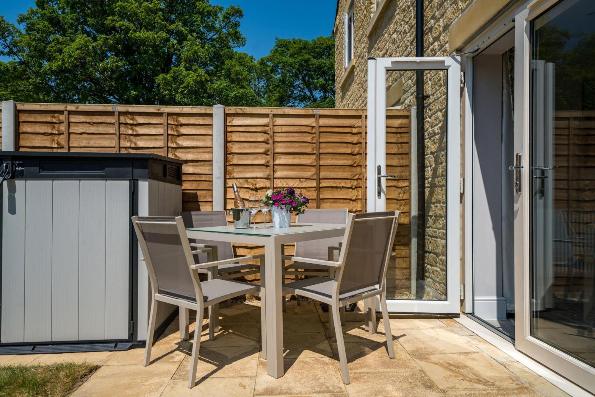 Fleming Cottage - Contemporary Cotswold Home Upper Rissington ภายนอก รูปภาพ